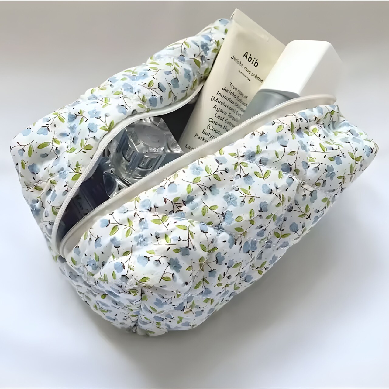 Kitcheniva Quilted Puffy Floral Makeup Bag with Zipper Closure
